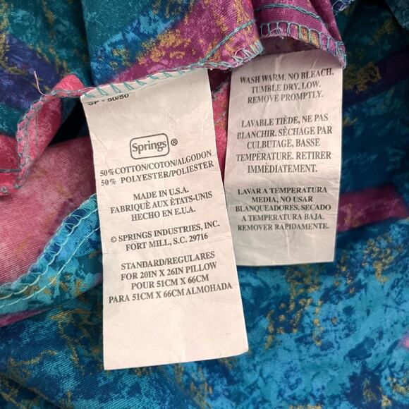 Retro Geometric Pillow Shams 2 Standard Gold Metallic - Picture 5 of 8